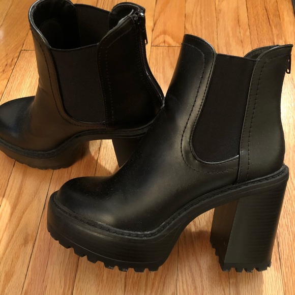 madden girl kamora platform chelsea boot